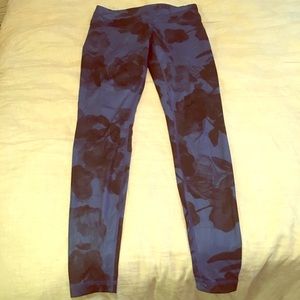 Lulu Lemon Women's Leggings Size 8